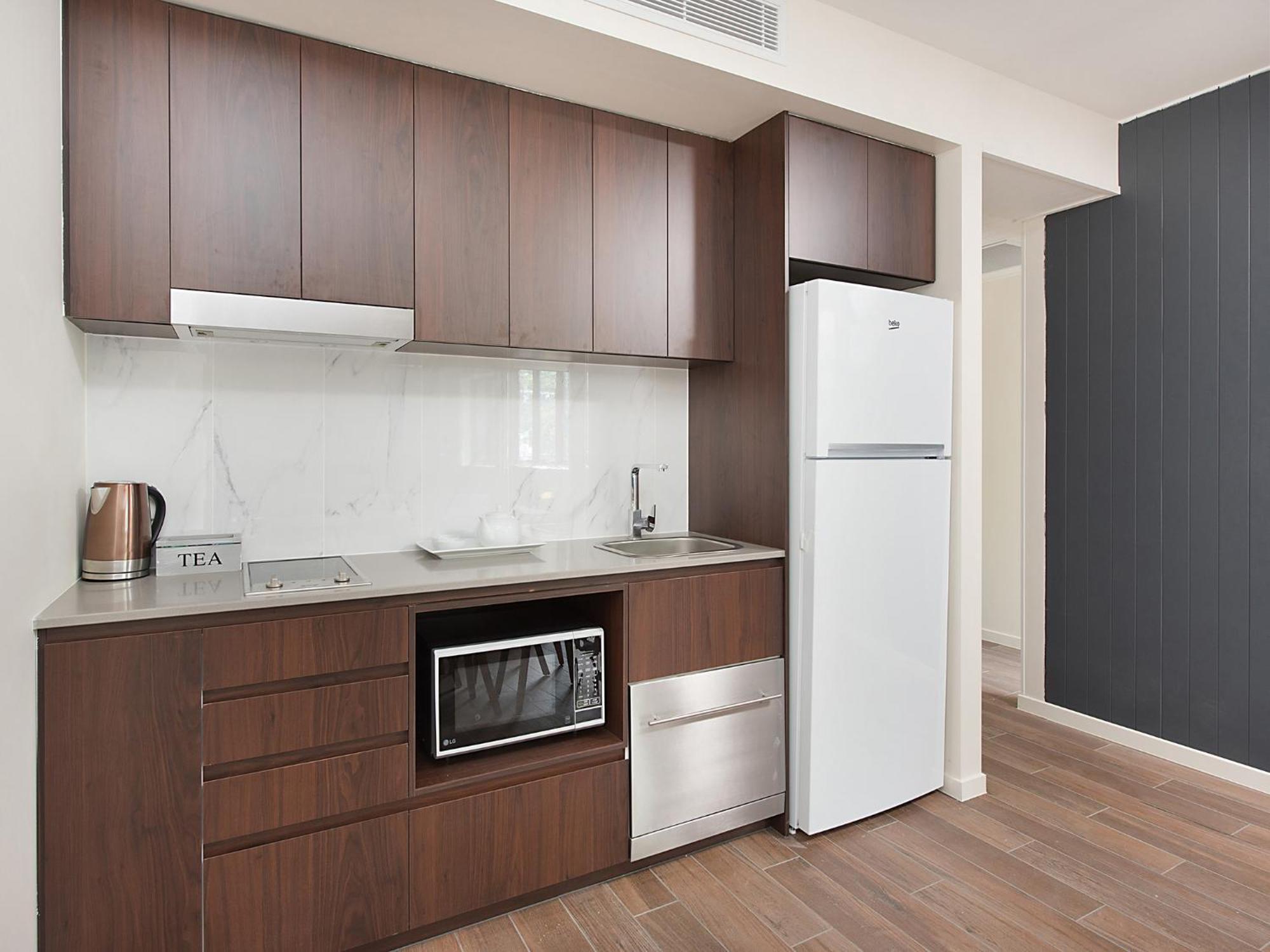 Altitude On Montville Chambre photo A typical kitchen in a student apartment